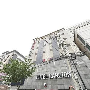 호텔 Carlton